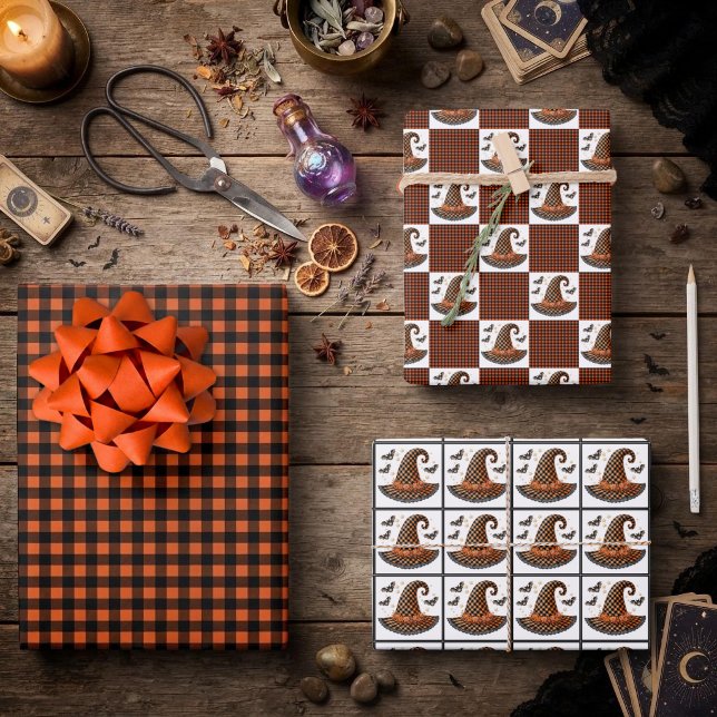 Orange & schwarzer Gingham Halloween-Hexenhut & Fl Geschenkpapier Set (Von Creator hochgeladen)