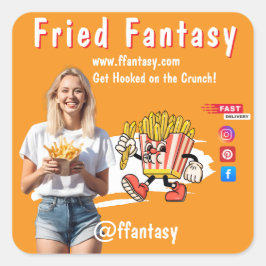 Orange Smiling Blonde Woman Fries Family Fun Quadratischer Aufkleber