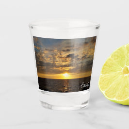 Orange Sonnenuntergang über dem Wasser Schnapsglas