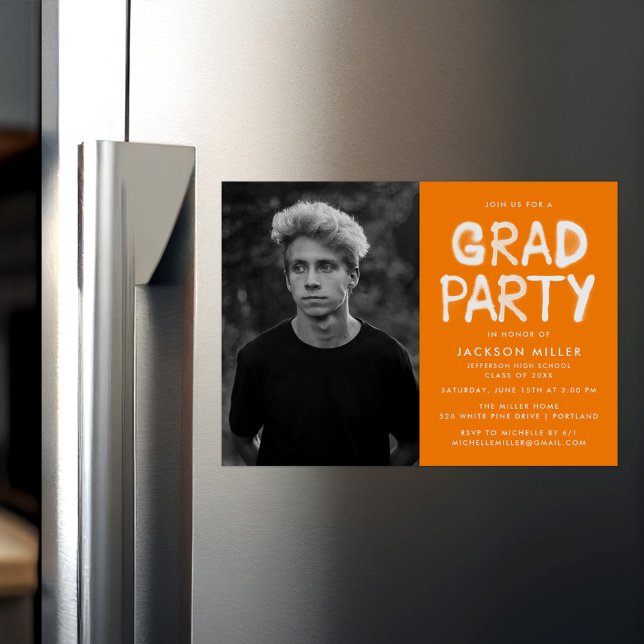 Orange Spray Paint Photo Graduation Party Magneteinladung (Von Creator hochgeladen)