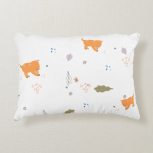 Orange Tabby und Blätter Muster Dekokissen