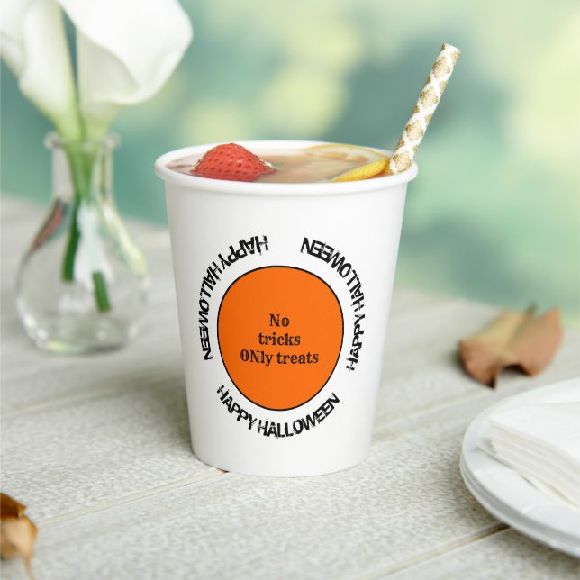Orange und Black Modern Happy Halloween Party Pappbecher (In Situ)