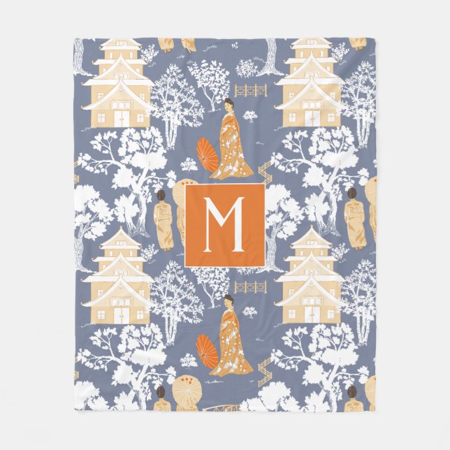 Orange und Blue Chinoiserie Pagodas Monogram Fleecedecke (Vorderseite)