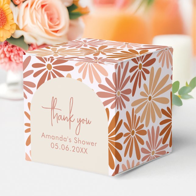 Orange und rosa Retro Floral Groovy Baby Square Geschenkschachtel (Von Creator hochgeladen)