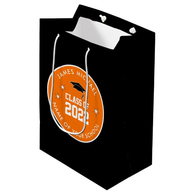 Orange und Schwarz Abschluss kundenspezifisch Mittlere Geschenktüte (Vorderseite Schrägansicht)