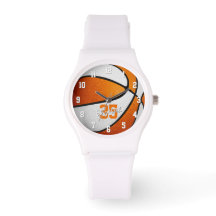 Orange weiße Basketballmädchen