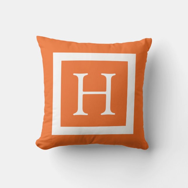 Orange weißes kundenspezifisches Monogramm Kissen (Vorderseite)