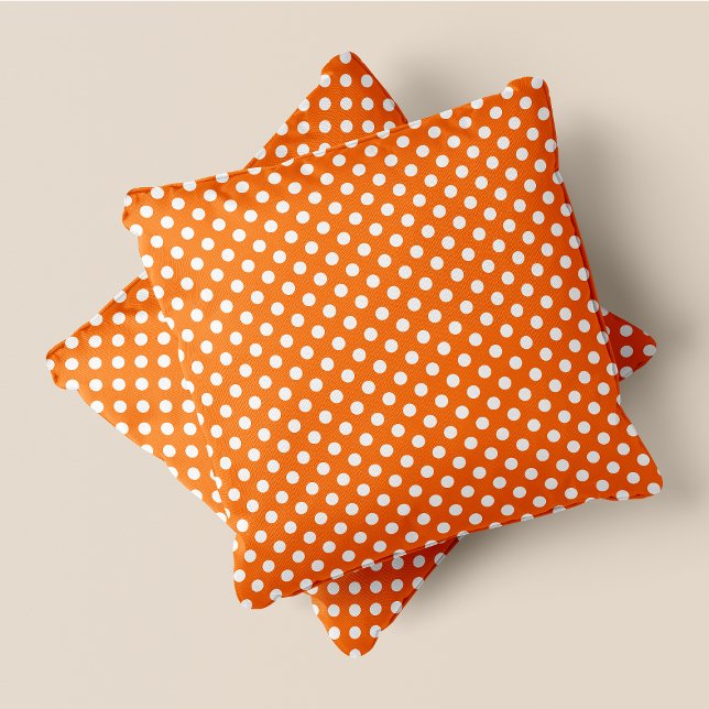 Orange & White Chic Polka Dots Kissen (Orange & White Chic Polka Dots Throw Pillow)