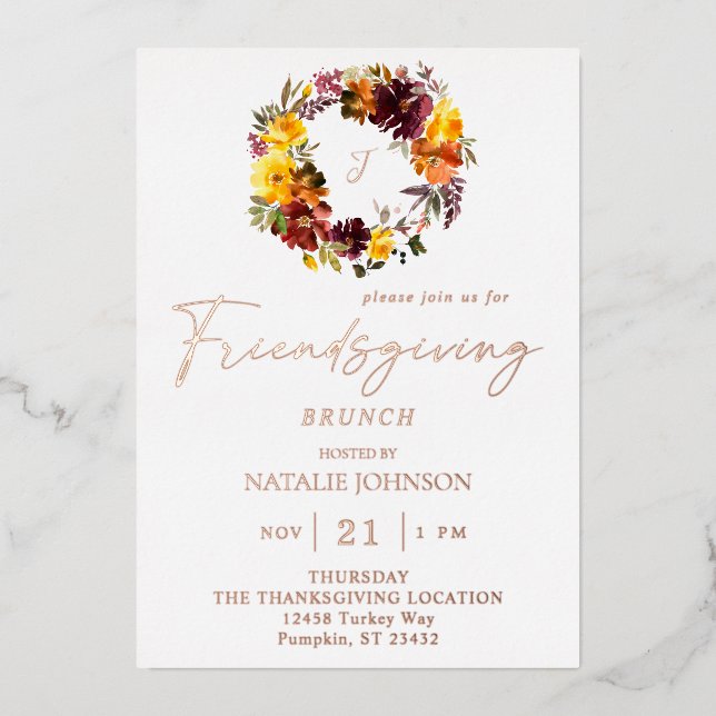 Orange & Yellow Floral Friendsgiving Wreath Folieneinladung (Vorderseite)