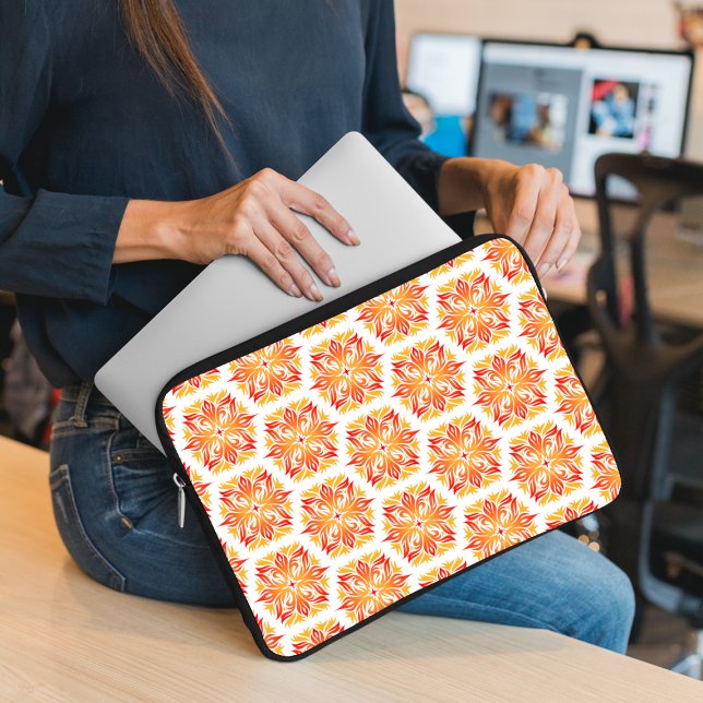 Orangefarbene Blume, Muster von Blume, Muster von  Laptopschutzhülle (Von Creator hochgeladen)