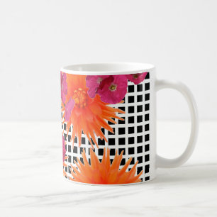 Orangefarbene Blume Schwarz-weiß Karo Kaffee Tasse