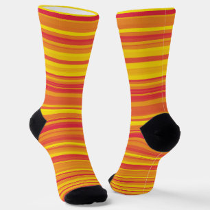Orangefarbene, gelbe Streifen Nahtloses Muster Socken