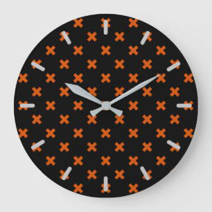 Orangefarbene Kreuzstiche auf schwarz Große Wanduhr