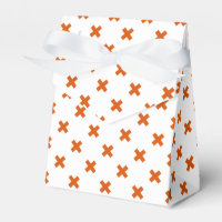 Orangefarbene Kreuzstiche auf weiß