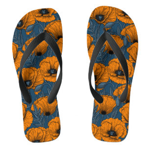 Orangefarbene Mohn in dunkelblau Flip Flops
