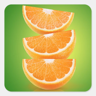 Orangefarbene Stücke auf grün Quadratischer Aufkleber