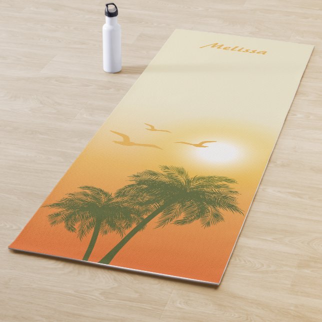 Orangefarbene tropische Sommersonnen und Vögel und Yogamatte (Beispiel)