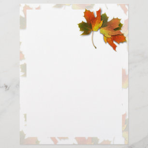 Orangefarbene und goldene Herbstblätter