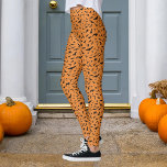Orangefarbene und schwarze Halloween-Fledermaus Leggings<br><div class="desc">Schwarzes Fledermausmuster; Anpassen,  um die Orange in eine beliebige Farbe zu ändern.</div>