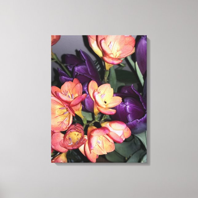 Orangefarbene und violette Blumen Leinwanddruck (Vorderseite)