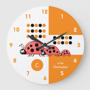 Orangefarbene und weiße Kids mit Namen Große Wanduhr