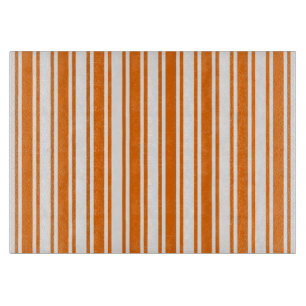 Orangefarbene und weiße Streifen Schneidebrett