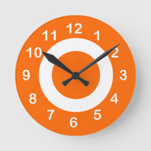 Orangefarbene und weiße Zielkreise Runde Wanduhr