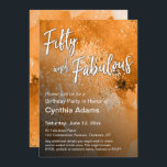 Orangefarbener Glitzer 50 und fabelhaft Einladung<br><div class="desc">Dieses Design ist für die neuen 50-Jährigen gedacht, deren Stil etwas lässiger und etwas künstlerischer ist als einige der klassischen Big Five 0-Angebote. Die Worte "50 und Fabulous" wurden in einem modernen, lässigen handgeschriebenen Schriftart dargestellt und ein kühner Schatten hinzugefügt. Diese Grafik wurde oben auf der Karte hinzugefügt, leicht gedreht...</div>