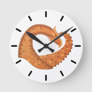 Orangefarbener Herzdrache in Weiß Runde Wanduhr