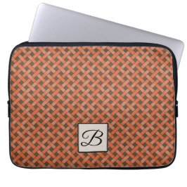 Orangefarbener Rattan auf Custom Brown mit Monogra Laptopschutzhülle