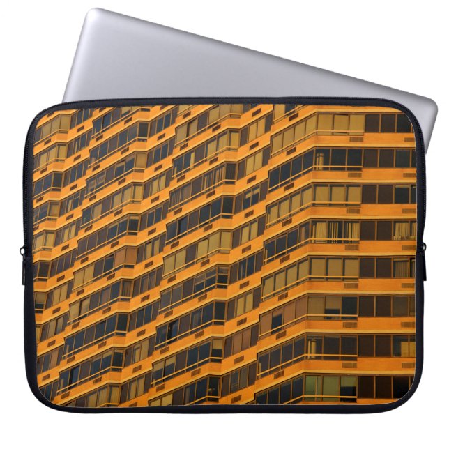 OrangenbetonGebäude Laptopschutzhülle (Vorderseite)