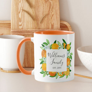 Orangene Früchte und Blumen Sommerliche Blumengest Tasse