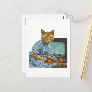 Orangene Katze mit Goldfisch und TV Retro-Collage Postkarte