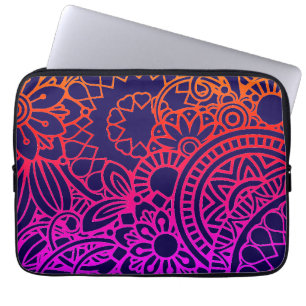 Orangene violette Blumen und marineblauer Hintergr Laptopschutzhülle