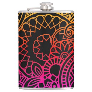 Orangene violette Blumen und schwarzer Hintergrund Flachmann