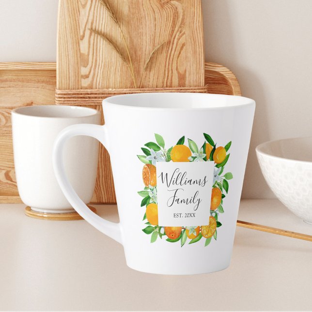 Orangenfrüchte und Blume Sommer Blütenpflanzliche Milchtasse (In situ)