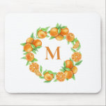 Orangenkranke tropische Monogramm Mousepad<br><div class="desc">Mousepad zum Thema Zitruskranz. Es enthält Aquarellorangen und Blätter Kranz. Anpassen durch Hinzufügen eines Monogramms. Dieses Monogramm Orangen-Mousepad ist ein personalisiertes Geschenk.</div>