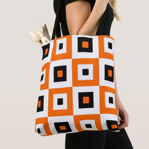 Oranges Schwarz-Weiß karierte Quadrate Muster Tasche