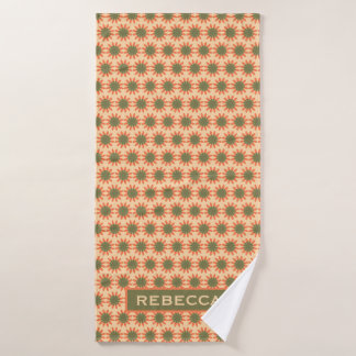 Oranges und grünes Retro-Blumenmuster personalisie Badehandtuch