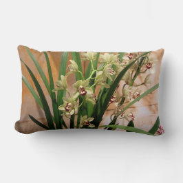 Orchid Lumbar Pillow in Elfenbein, Gold und Grün Lendenkissen