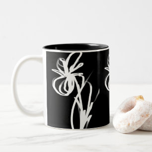 Orchid Noir: Abstrakte Schwarz-Weiß-Darstellung Zweifarbige Tasse