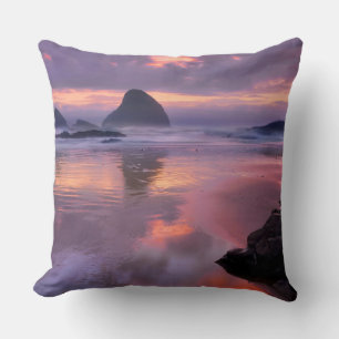 Oregon-Strand und Meeresstapel, Sonnenuntergang Kissen