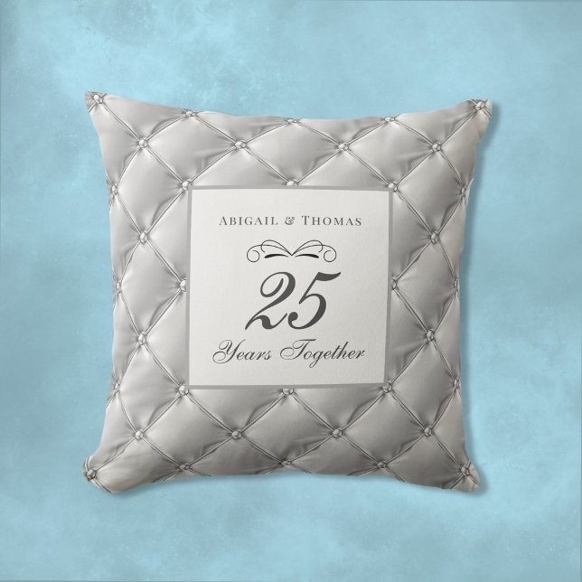 Oreiller à lancer du 25e anniversaire du Mariage d (Silver Satin 25th Wedding Anniversary Throw Pillow Gift)