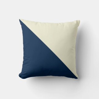 Oreiller à lancer en diagonale beige et bleu marin