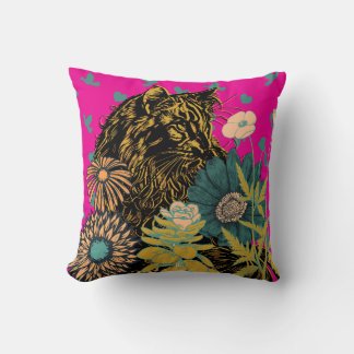 Oreiller à lancer floral de tigre de coeur sauvage