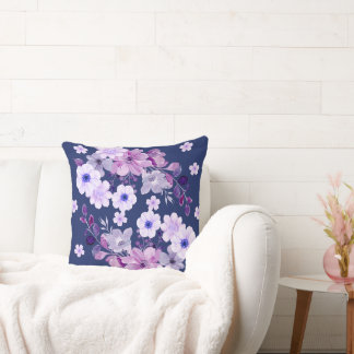 Oreiller à lancer floral teint violet doux
