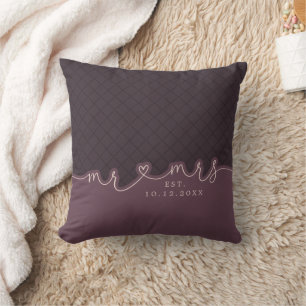 Oreiller de mariage violet foncé Mr Mrs Heart Scri