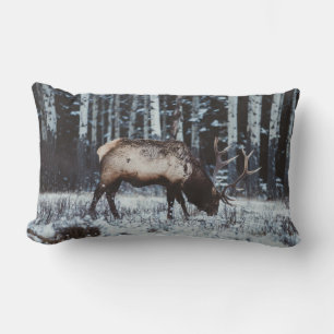 Oreiller décoratif Élan d'hiver en forêt de boulea