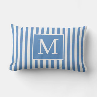 Oreiller jeté à monogramme à rayures bleues