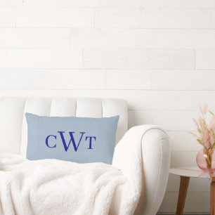 Oreiller jeté avec monogramme bleu poussiéreux et
